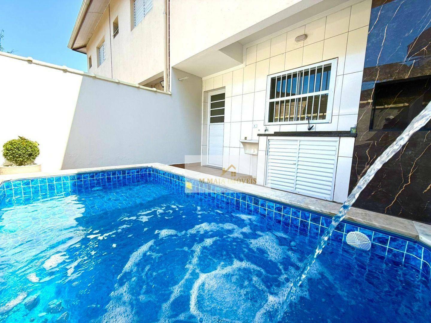 Sobrado à Venda em Balneário Itaguaí, Mongaguá