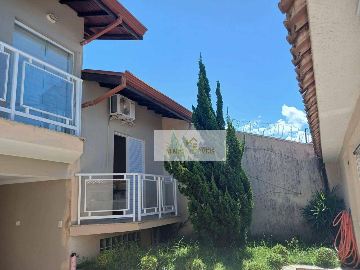 Sobrado à Venda em Jardim Marcia I, Peruíbe